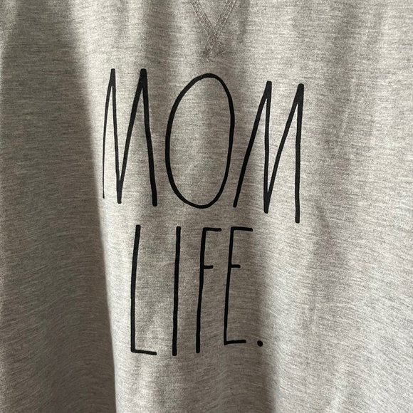 New Rae Dunn Gray Plus Size Mom Life Sweatshirt 3X and Cozy Socks - Picture 3 of 12